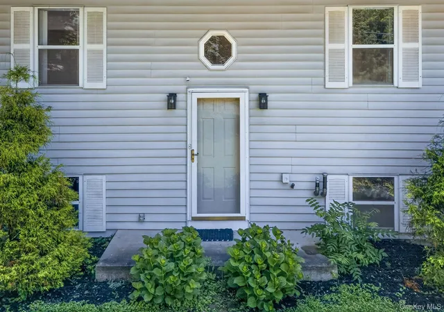 5th image of 2 Verven Rd, Poughkeepsie, NY 12603 | MLS# 1018414