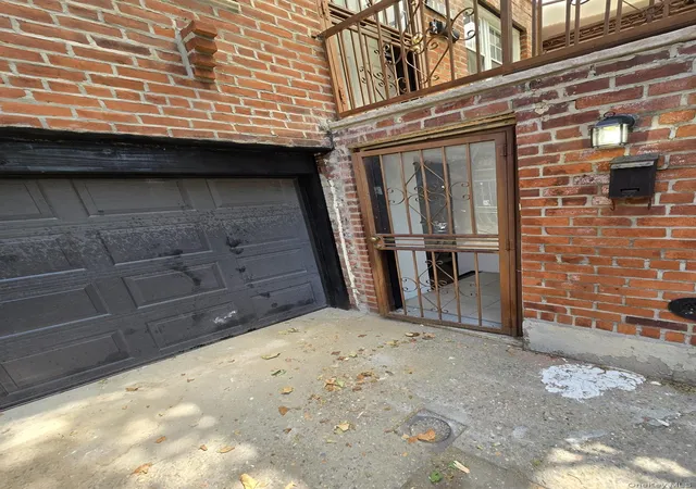 Listing Photo 4 - Condo for sale in building located at 1161 E 101st St, New York, NY 11236