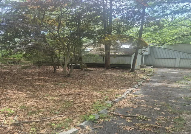 Homes for sale in Huntington, NY | 24 Yardley Dr, Huntington, NY 11746 | MLS# 1018433