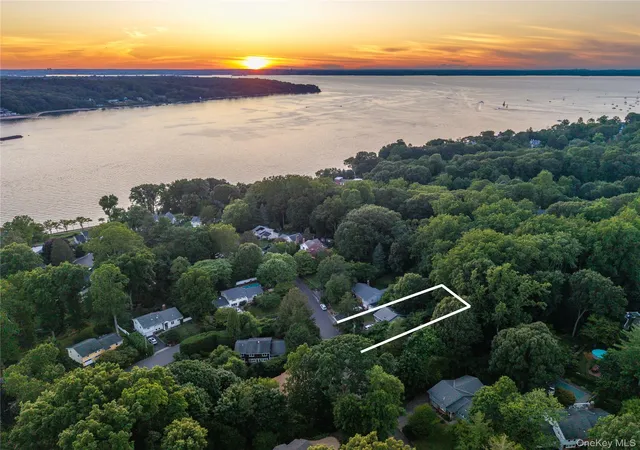 1st image of 21 Woodridge Ln, Sea Cliff, NY 11579 | MLS# 1018454