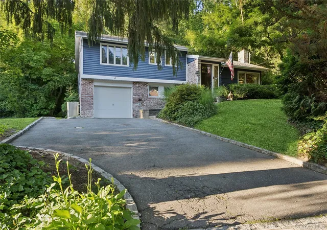 4th image of 21 Woodridge Ln, Sea Cliff, NY 11579 | MLS# 1018454