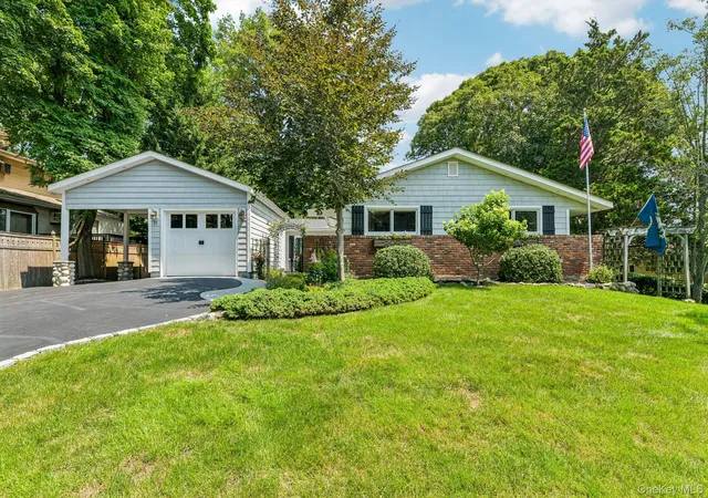 1st image of 11 Bowman Ln, Smithtown, NY 11754 | MLS# 1018463
