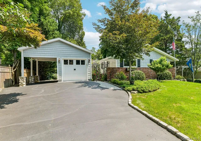 2nd image of 11 Bowman Ln, Smithtown, NY 11754 | MLS# 1018463