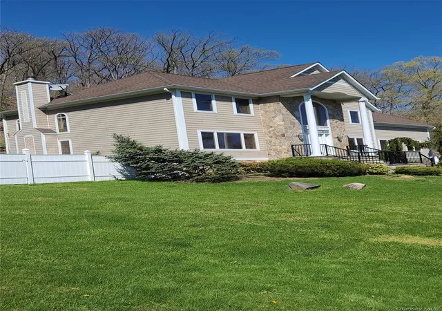 Photo 3 of Sale Pending at 60 Central Hwy, Clarkstown, NY 10956 | MLS# 1018472 | Listing updated on 2026-08-05
