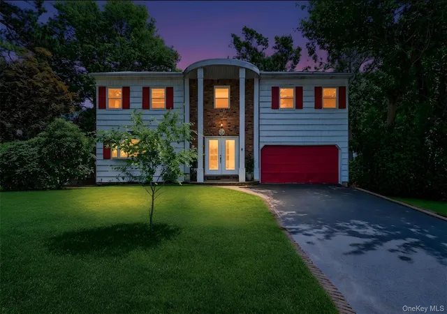 Photo 1 of Sale Pending at 4 Tall Pines Ln, Smithtown, NY 11767 | MLS# 1018474 | Listing updated on 2026-07-29