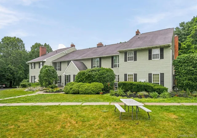 Homes for sale in Warwick (town), NY | 47 Homestead Village Dr, Warwick (town), NY 10990 | MLS# 1018507