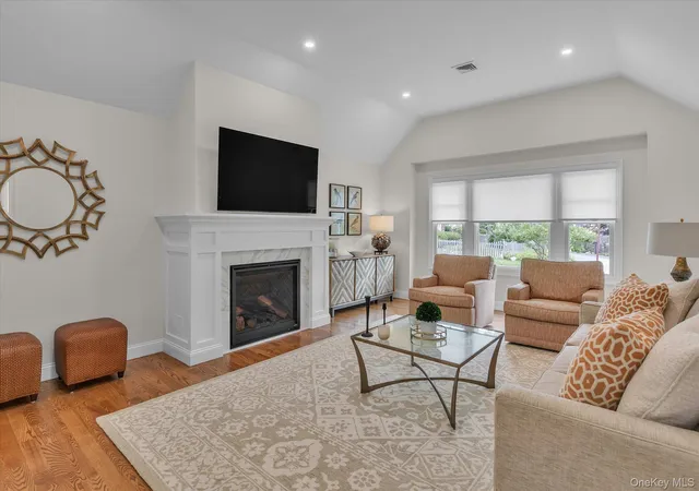 5th image of 129 Fillmore St, Huntington, NY 11721 | MLS# 1018509