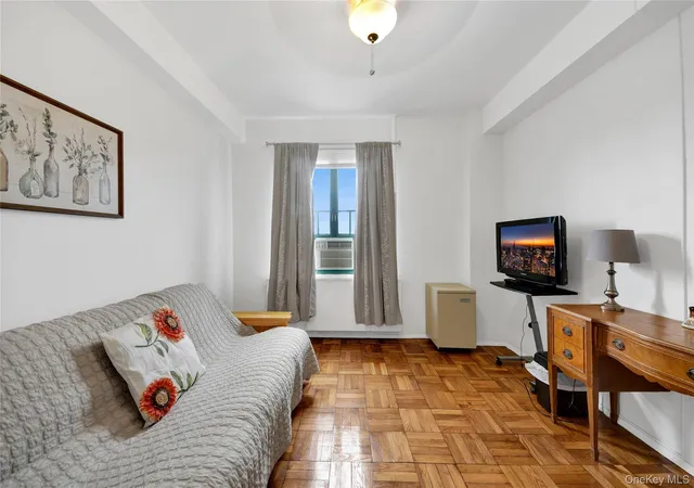 5th image of 14 Metropolitan Oval, New York, NY 10462