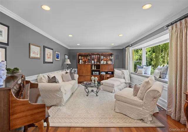 5th image of 14 Fairway Dr, Port Jefferson, NY 11777 | MLS# 1018546