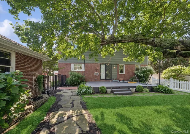 4th image of 1210 Hyman Ave, Bay Shore, NY 11706 | MLS# 1018563