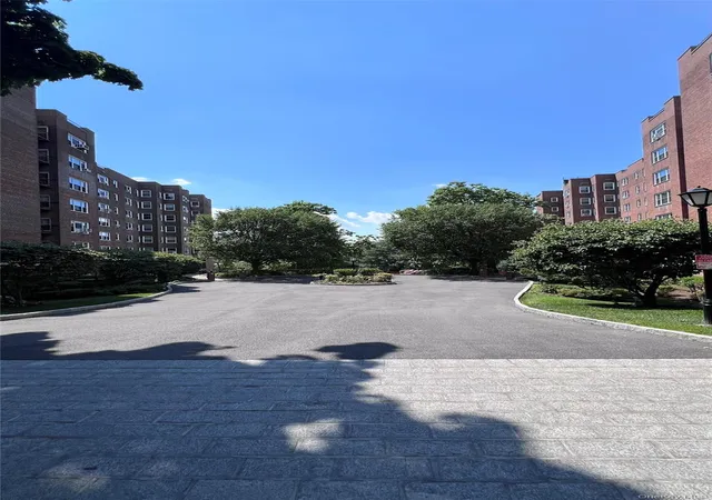 Homes for sale in Mount Vernon, NY | 290 Collins Ave #8E, Mount Vernon, NY 10552 | MLS# 1018577