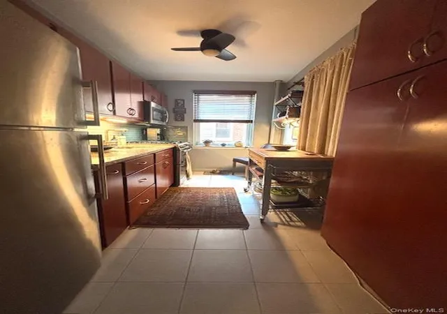 Photo 3 of Condo for sale at 290 Collins Ave #8E, Mount Vernon, NY 10552 | MLS# 1018577 | Listing updated on 2026-10-08