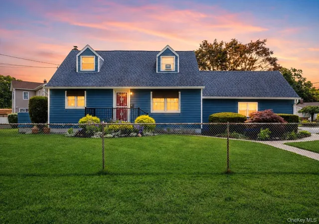 1st image of 87 Center St, Brookhaven, NY 11779 | MLS# 1018583