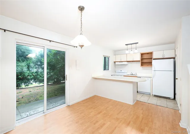 Photo 2 of Sale Pending at 3 Hudson Hts Dr, Poughkeepsie, NY 12601 | MLS# 1018588 | Listing updated on 2026-09-12