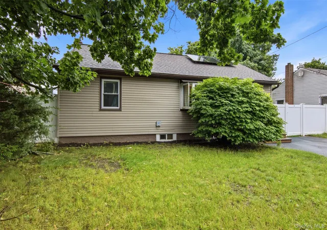 Homes for sale in Babylon, NY | 114 Davidson St, Babylon, NY 11798 | MLS# 1018589