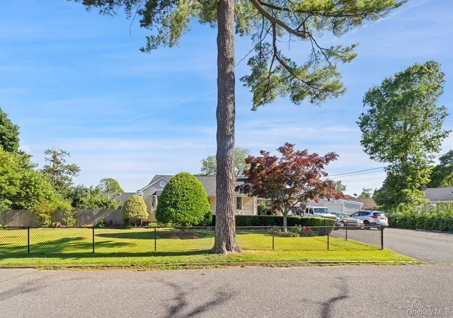 1st image of 4 Roosevelt St, Brentwood, NY 11717 | MLS# 1018595