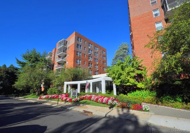 Homes for sale in Eastchester, NY | 281 Garth Rd #B6D, Eastchester, NY 10583 | MLS# 1018603