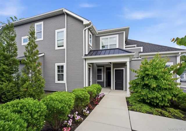 2nd image of 21 Seasons Wy, Huntington, NY 11746 | MLS# 1018609