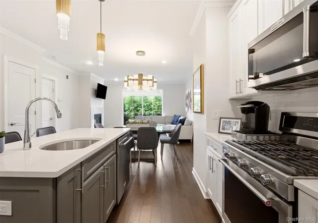 Photo 4 of Sale Pending at 21 Seasons Way, Huntington, NY 11746 | MLS# 1018609 | Listing updated on 2026-07-08