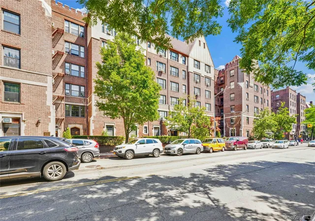 2nd image of 109 14 Ascan Ave #5A, Forest Hills, NY 11375 | MLS# 1018611