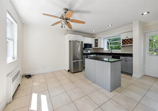 Photo 4 of Sale Pending at 1321 Gillespie Ave, New York, NY 10461 | MLS# 1018622 | Listing updated on 2026-08-24