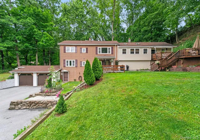 Photo 3 of Single family home for sale at 17 Dock, Marlboro, NY 12547 | MLS# 1018626 | Listing updated on 2026-09-28