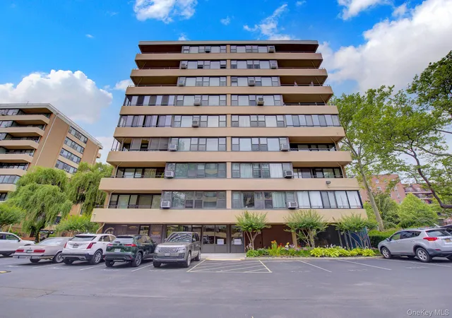 2nd image of 166 10 Powells Cove Blvd #2C, Whitestone, NY 11357 | MLS# 1018631