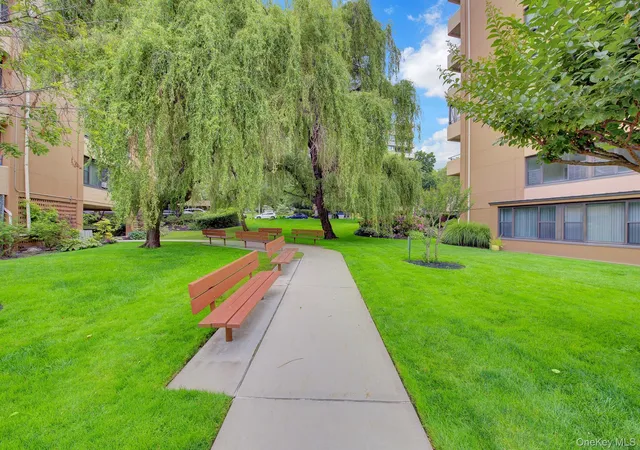 3rd image of 166-10 Powells Cove Blvd #2C, Whitestone, NY 11357 | MLS# 1018631