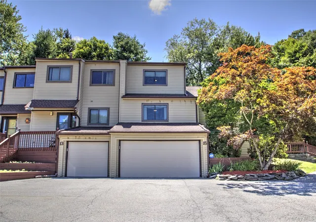 2nd image of 15 Ash Ct, Woodbury, NY 10930 | MLS# 1018634