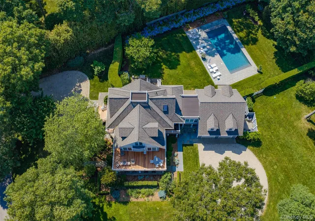3rd image of 13 Peathole Ln, Bellport, NY 11713 | MLS# 1018645