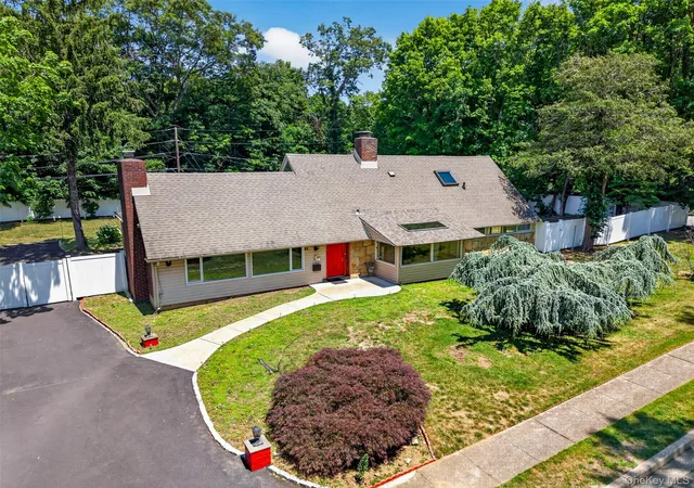 1st image of 81 Carriage Ln, Roslyn Heights, NY 11577 | MLS# 1018661