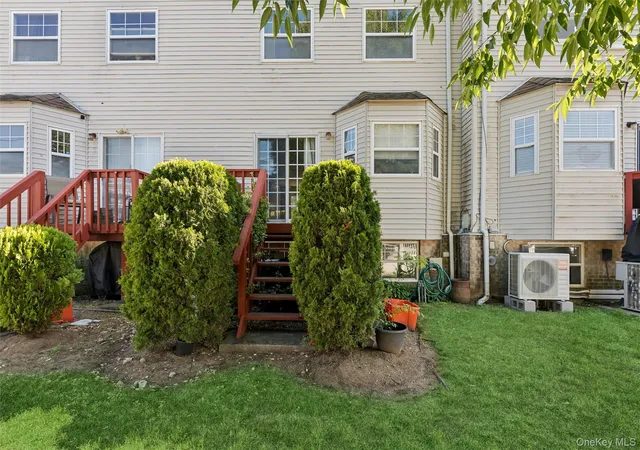 2nd image of 1601 Johnson Ave, Hempstead, NY 11003