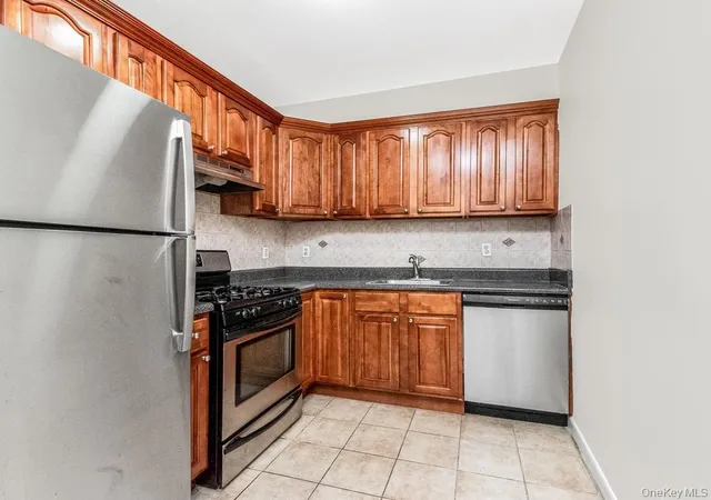 Homes for sale in New Rochelle, NY | 25 Trinity Pl #3J, New Rochelle, NY 10805 | MLS# 1018682
