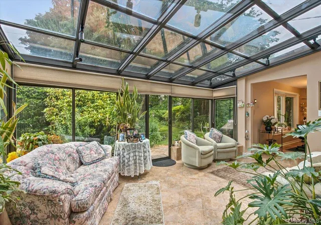 3rd image of 24 Overlook Rd, Great Neck, NY 11020 | MLS# 1018683