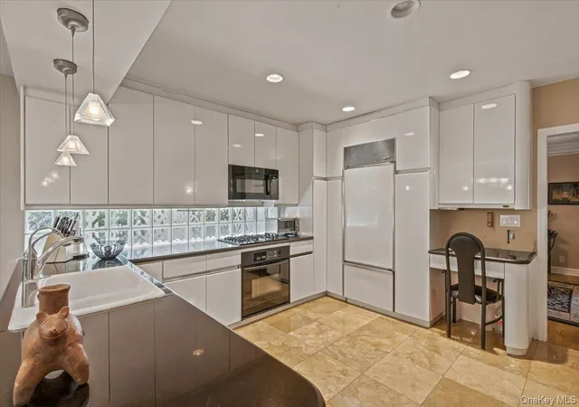 5th image of 24 Overlook Rd, Great Neck, NY 11020 | MLS# 1018683