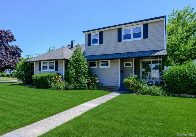 Photo 1 of Single family home for sale at 3251 Neptune Ave, Hempstead, NY 11572 | MLS# 1018684 | Listing updated on 2026-09-04