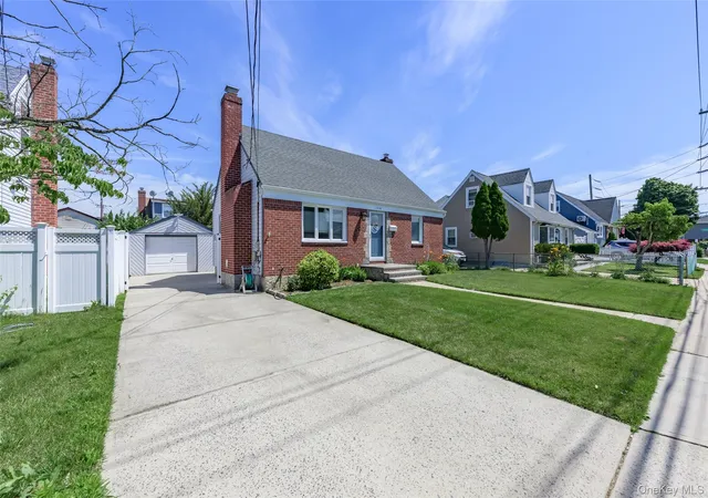 2nd image of 1316 Telegram Ave, Hempstead, NY 11003 | MLS# 1018692