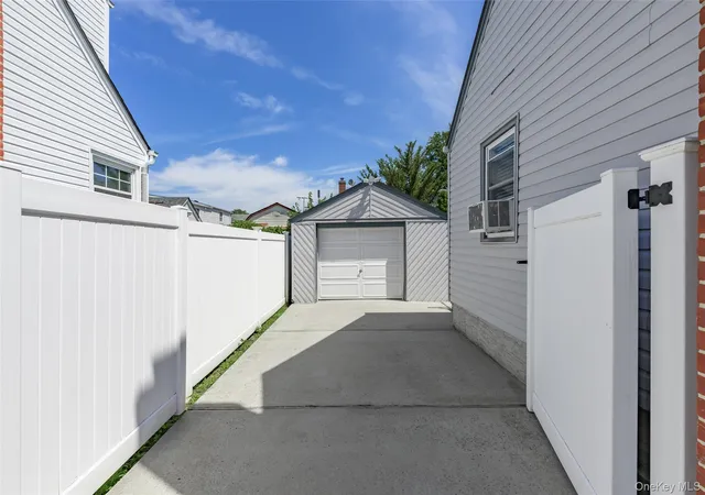 22nd image of 1316 Telegram Ave, Hempstead, NY 11003 | MLS# 1018692