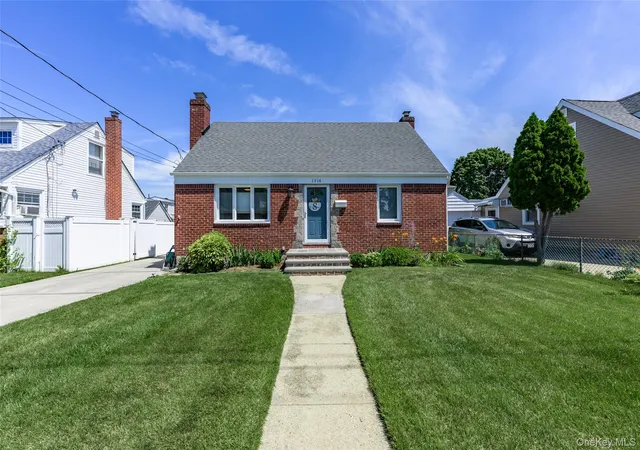 4th image of 1316 Telegram Ave, Hempstead, NY 11003 | MLS# 1018692