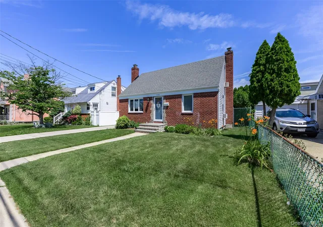 5th image of 1316 Telegram Ave, Hempstead, NY 11003 | MLS# 1018692