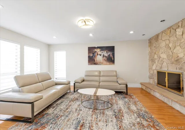 3rd image of 219 Carnation Dr, Farmingdale, NY 11735 | MLS# 1018695