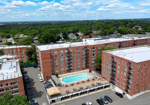 14th image of 54 40 Little Neck Parkway #4F, Little Neck, NY 11362 | MLS# 1018705