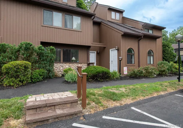 2nd image of 503 Scenic Ln, Poughkeepsie, NY 12603 | MLS# 1018718