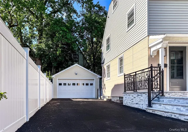 Homes for sale in New Rochelle, NY | 9 Watkins Pl, New Rochelle, NY 10801 | MLS# 1018732