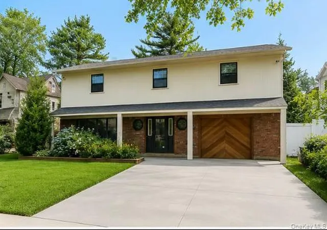 Photo 1 of Single family home for sale at 3320 Frederick St, Hempstead, NY 11572 | MLS# 1018746 | Listing updated on 2026-10-04