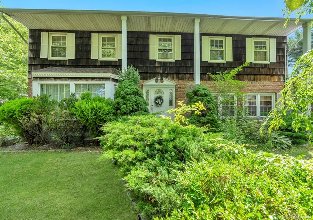 4th image of 55 Riverview Ct, Islip, NY 11769 | MLS# 1018752
