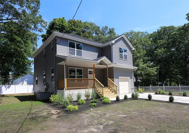 Homes for sale in Babylon, NY | 245 New Ave, Babylon, NY 11798 | MLS# 1018758