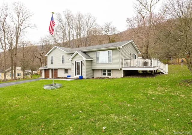 Photo 3 of Single family home for sale at 8 Willow Rd, Beacon, NY 12508 | MLS# 1018763 | Listing updated on 2026-09-27