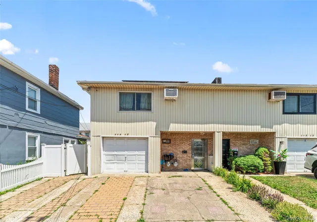 Homes for sale in New York, NY | 11917 Guy R Brewer Blvd, New York, NY 11434 | MLS# 1018780