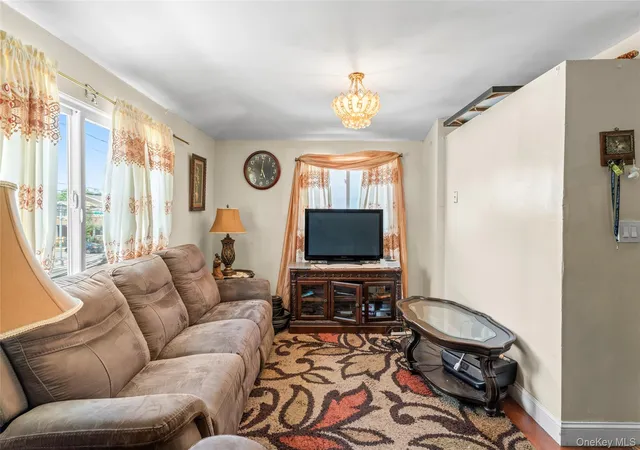 Homes for sale in New York, NY | 11917 Guy R Brewer Blvd, New York, NY 11434 | MLS# 1018780